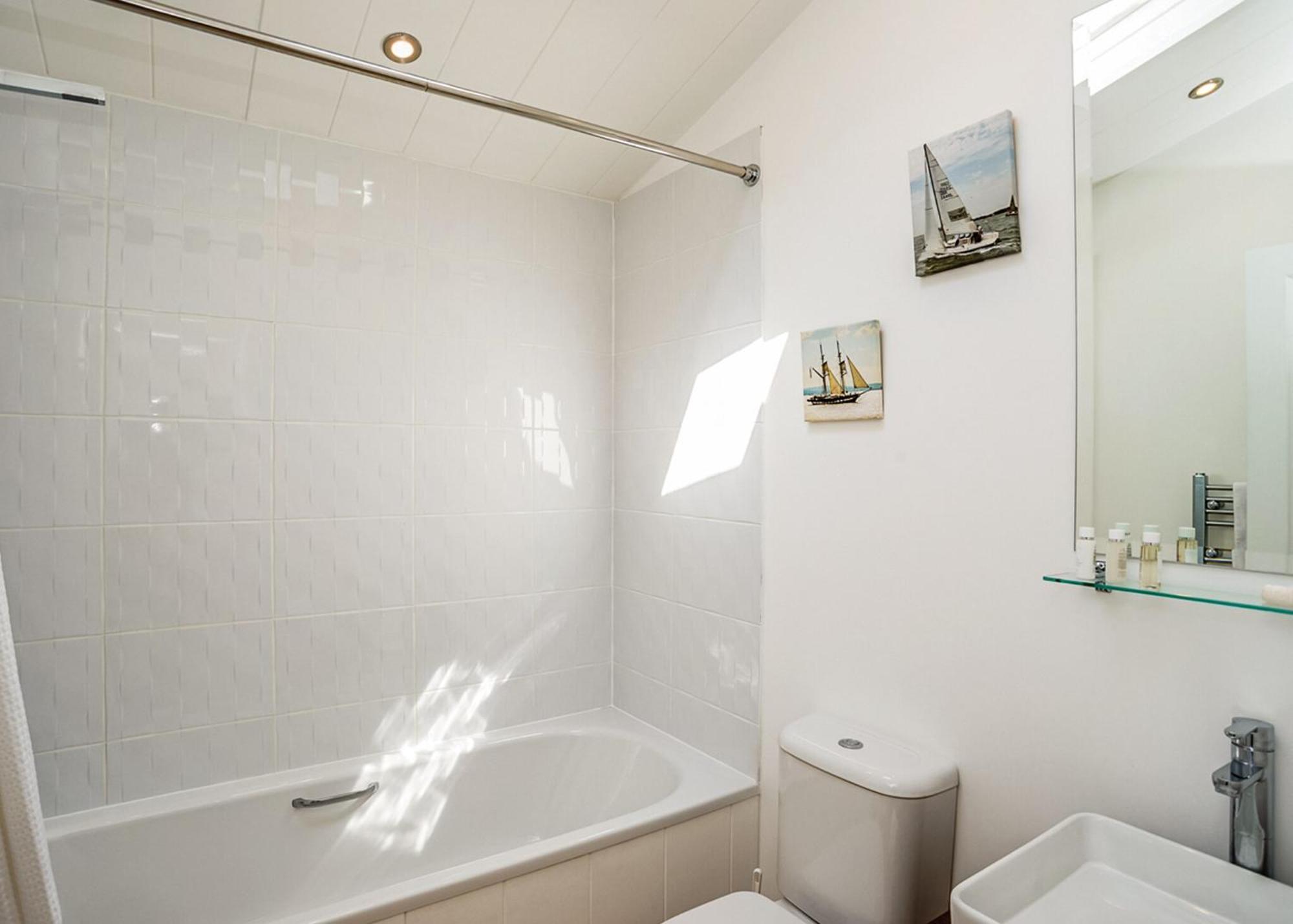 Woodside Coastal Retreat Fishbourne (Isle of Wight) Quarto foto